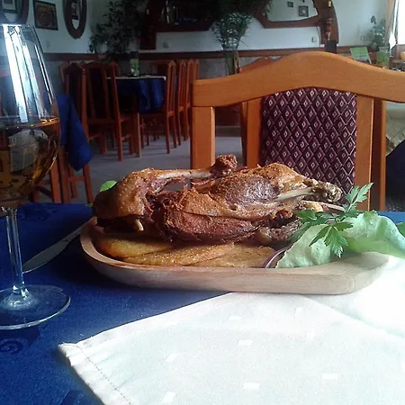 Park Panzio Es Etterem Guest house