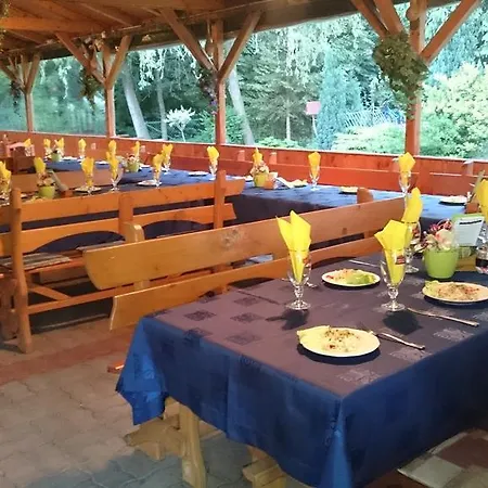 Park Panzio Es Etterem *