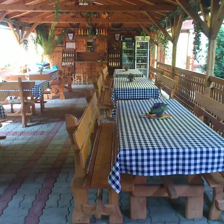 Park Panzio Es Etterem Guest house