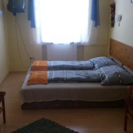 Guest house Park Panzio Es Etterem