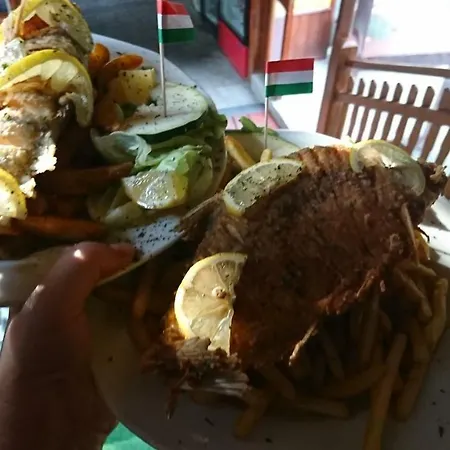 Guest house Park Panzio Es Etterem