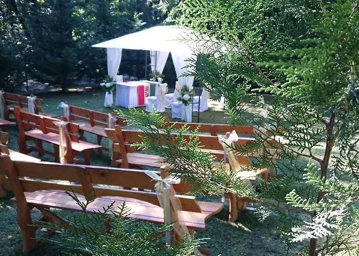 Pensionat Park Panzio Es Etterem *