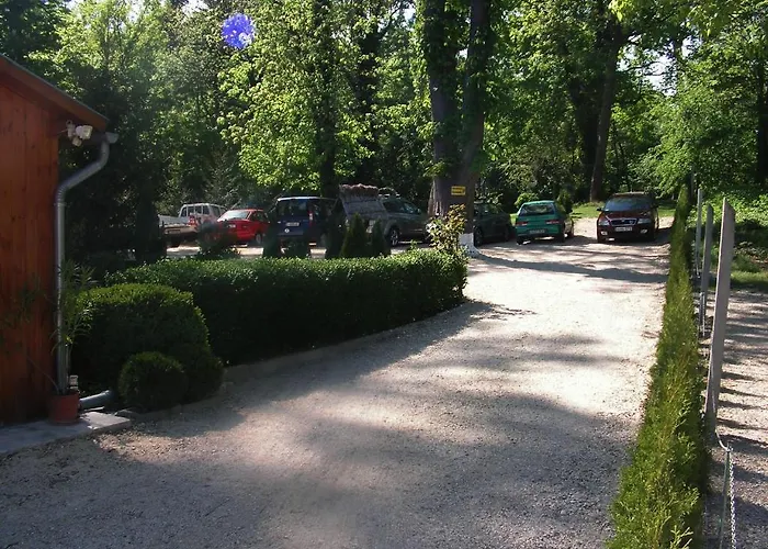 Pensionat Park Panzio Es Etterem *