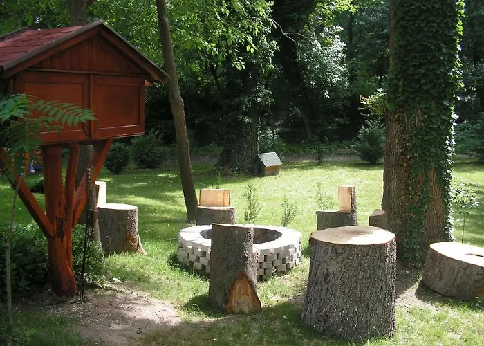Pensionat Park Panzio Es Etterem *